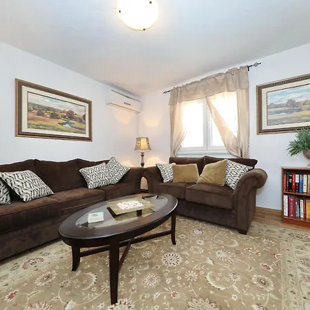 Anastazia Appartement *